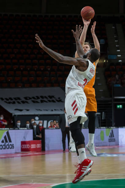 中场与锋线 中场与锋线